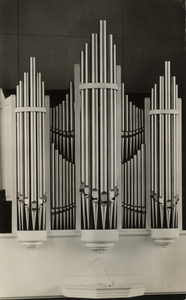 604435 Afbeelding van het orgel van de Ned. Herv. Kerk (Zandweg 126) te De Meern (gemeente Vleuten-De Meern).N.B. De ...